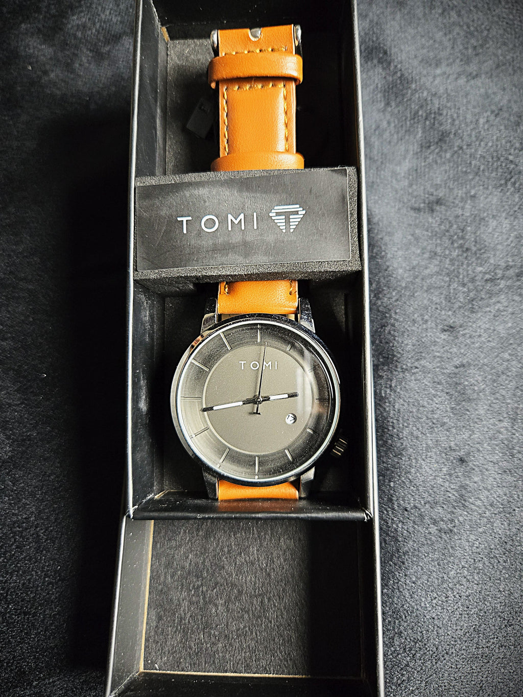 TOMI Dark Grey Round