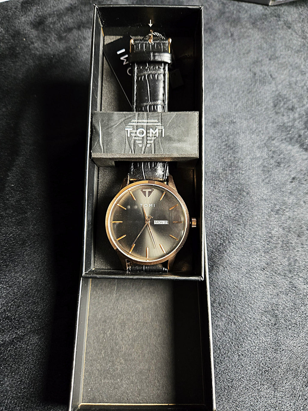 TOMI Classic Analog (Black Gradient)